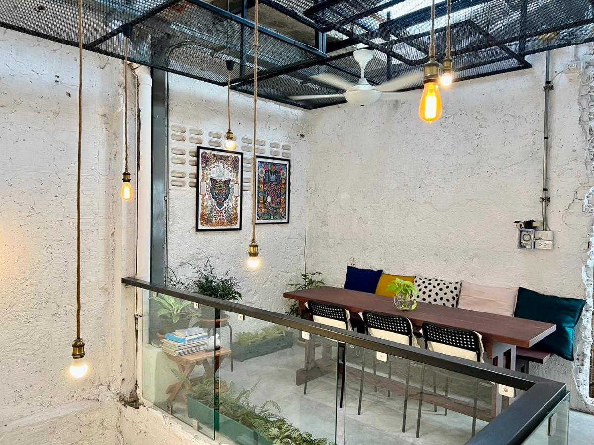 Niece Hostel Phuket - Sha Extra Plus Bagian luar foto
