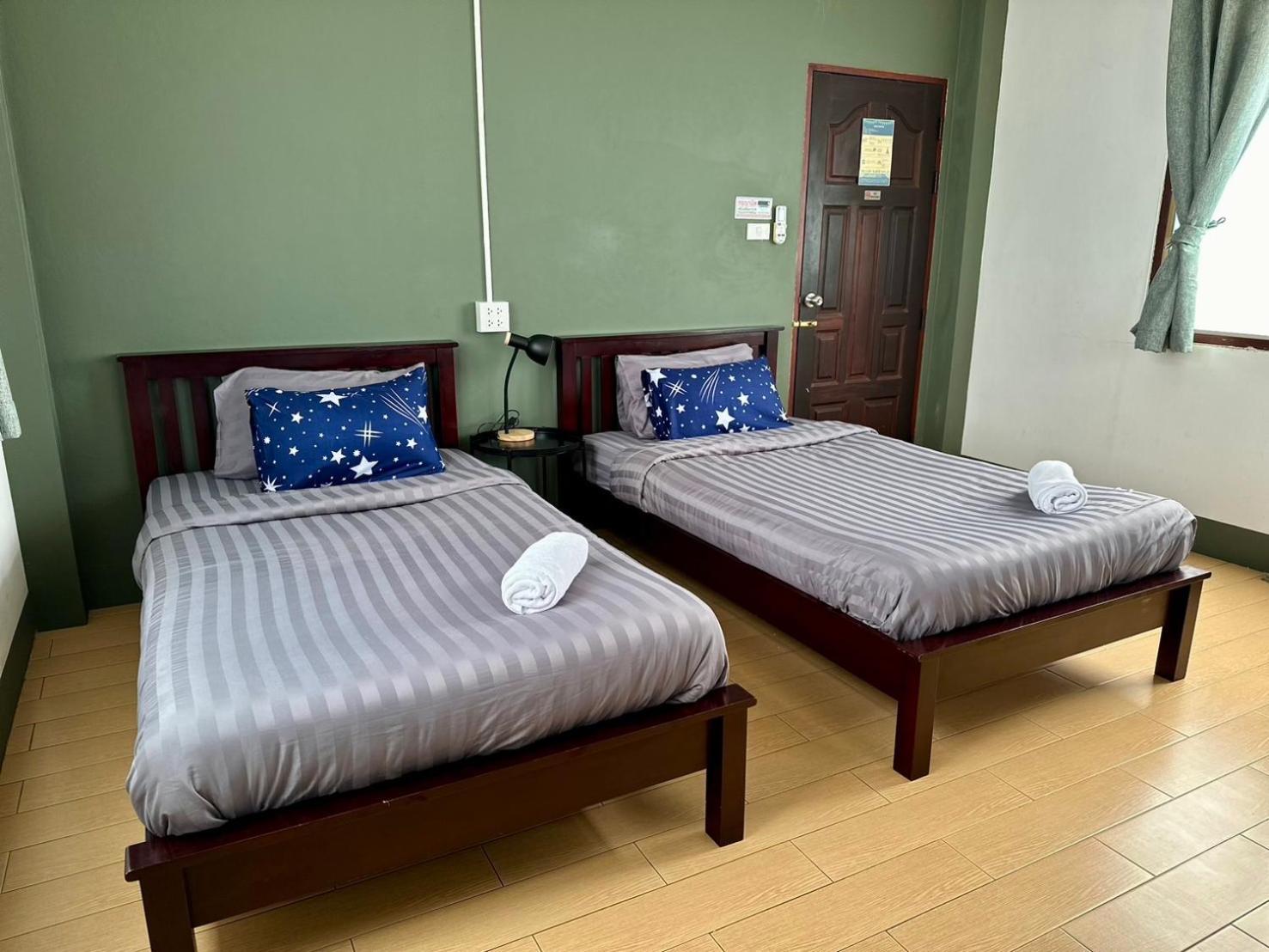 Niece Hostel Phuket - Sha Extra Plus Bagian luar foto